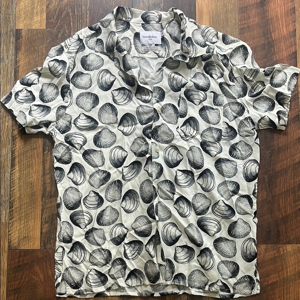 Goodfellow & Co Black and White Clam and seashell Print Shirt